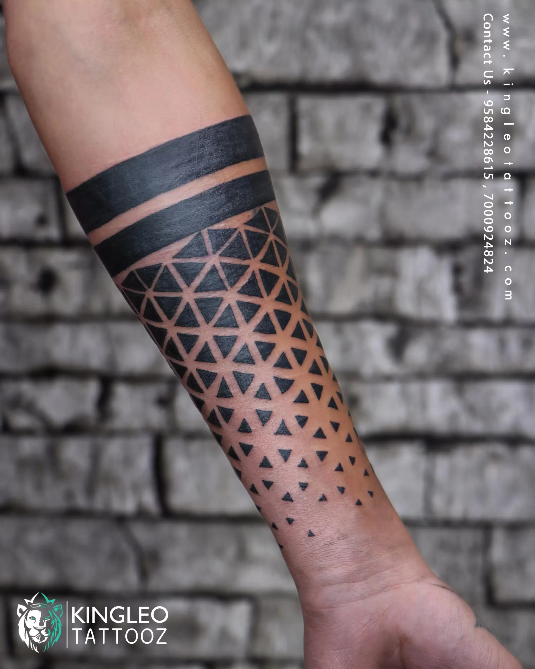 Amazing geometric armband tattoo by Rach Ainsworth - Tattoogrid.net
